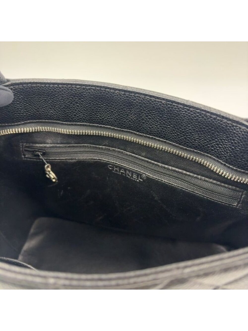 Chanel CC Logo Reprint Caviar Leather Black Tote Gold - Picture 9 of 15